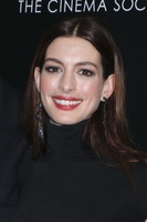 Anne Hathaway Longsleeve T-shirt #3768377