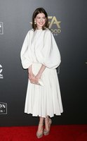 Anne Hathaway Longsleeve T-shirt #3781461