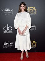 Anne Hathaway Longsleeve T-shirt #3781485