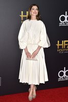 Anne Hathaway Longsleeve T-shirt #3781501