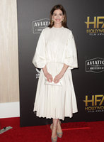 Anne Hathaway Longsleeve T-shirt #3781527