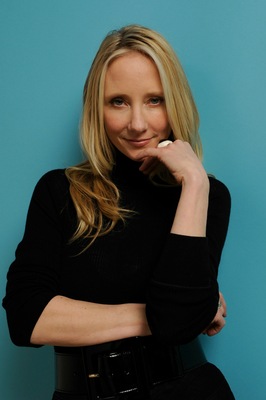 Anne Heche puzzle 2014586