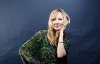 Anne Heche Sweatshirt #2323919