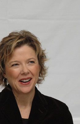 Annette Bening Mouse Pad 2228710
