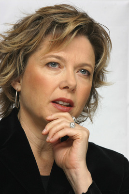 Annette Bening puzzle 2287966