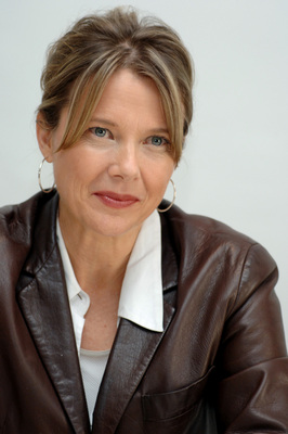 Annette Bening puzzle 2314572