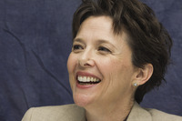 Annette Bening mug #G678479