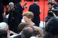 Annette Bening mug #G1533031