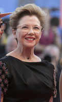 Annette Bening tote bag #G1533102