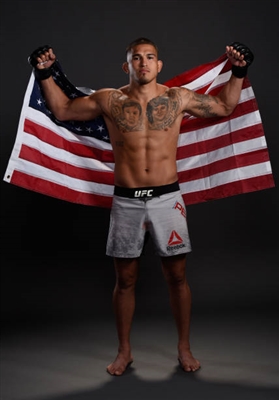 Anthony Pettis Poster 3513906