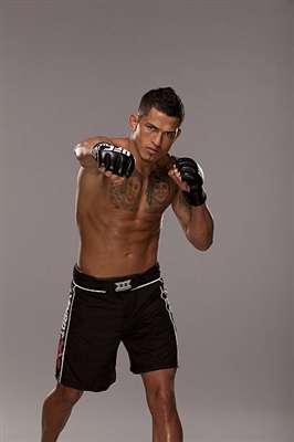 Anthony Pettis Poster 3513942