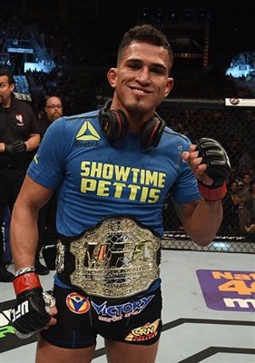 Anthony Pettis Poster 3513948