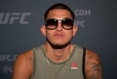 Anthony Pettis Poster 3513971