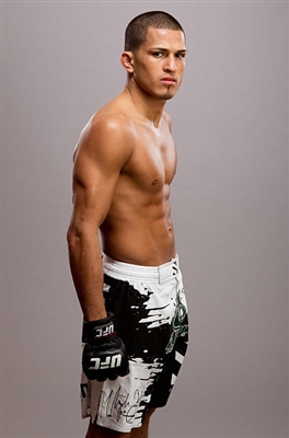 Anthony Pettis Poster 3514023