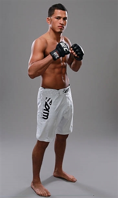 Anthony Pettis Poster 3514036