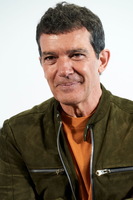 Antonio Banderas Sweatshirt #3717392