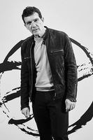 Antonio Banderas Sweatshirt #3717405
