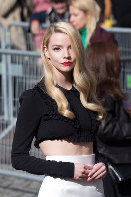 Anya Taylor-joy tote bag #G2568244