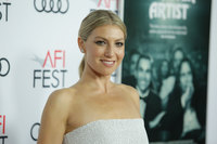 Ari Graynor mug #G1128545