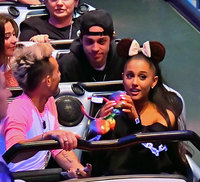 Ariana Grande Longsleeve T-shirt #3268932