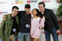 Ariana Grande Sweatshirt #3299127