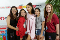Ariana Grande Sweatshirt #3299153