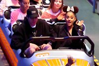 Ariana Grande Sweatshirt #3320826