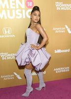 Ariana Grande Sweatshirt #3718646