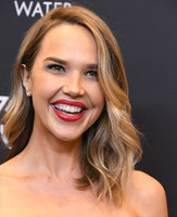 Arielle   Kebbel Longsleeve T-shirt #2828176