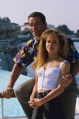 Arnold Schwarzenegger And Linda Hamilt mouse pad