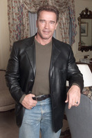 Arnold Schwarzenegger Longsleeve T-shirt #2133714