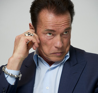 Arnold Schwarzenegger Longsleeve T-shirt #2159396