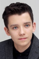 Asa Butterfield Longsleeve T-shirt #2367408