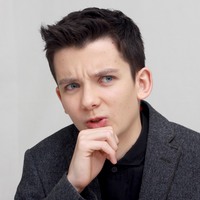Asa Butterfield Longsleeve T-shirt #2367419