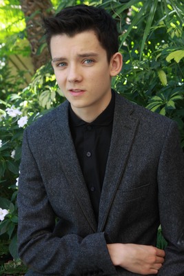 Asa Butterfield Mouse Pad 2367427