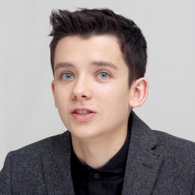 Asa Butterfield Mouse Pad 2367428