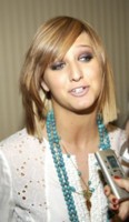 Ashlee Simpson magic mug #G114063