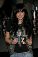 Ashlee Simpson Longsleeve T-shirt #1292035
