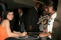 Ashlee Simpson Longsleeve T-shirt #1292088