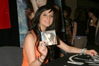 Ashlee Simpson Longsleeve T-shirt #1292089