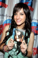 Ashlee Simpson t-shirt #1292151