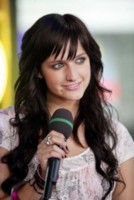 Ashlee Simpson Longsleeve T-shirt #1292226