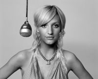 Ashlee Simpson Longsleeve T-shirt #2068867