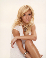 Ashlee Simpson Longsleeve T-shirt #2068963