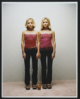 Ashley & Mary Kate Olsen t-shirt #2068075