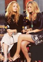 Ashley & Mary Kate Olsen magic mug #G407625