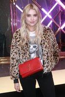 Ashley Benson Longsleeve T-shirt #2887090