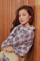 Ashley Judd Sweatshirt #2639353