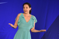 Ashley Judd Sweatshirt #3226413