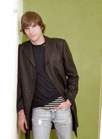 Ashton Kutcher Longsleeve T-shirt #2116561